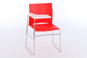 Der Ibiza ST ist ein funktional gestalteter Veranstaltungsstuhl